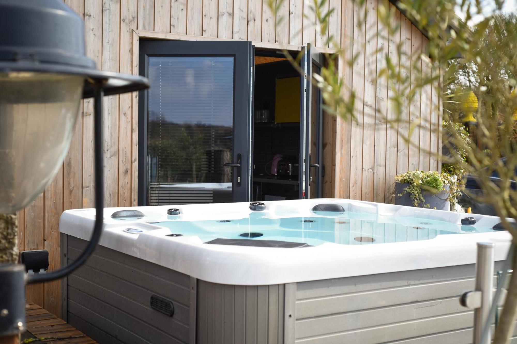 Air Maison - The Cow Shed Wow Factor Countryside Retreat Westbourne  Exteriör bild