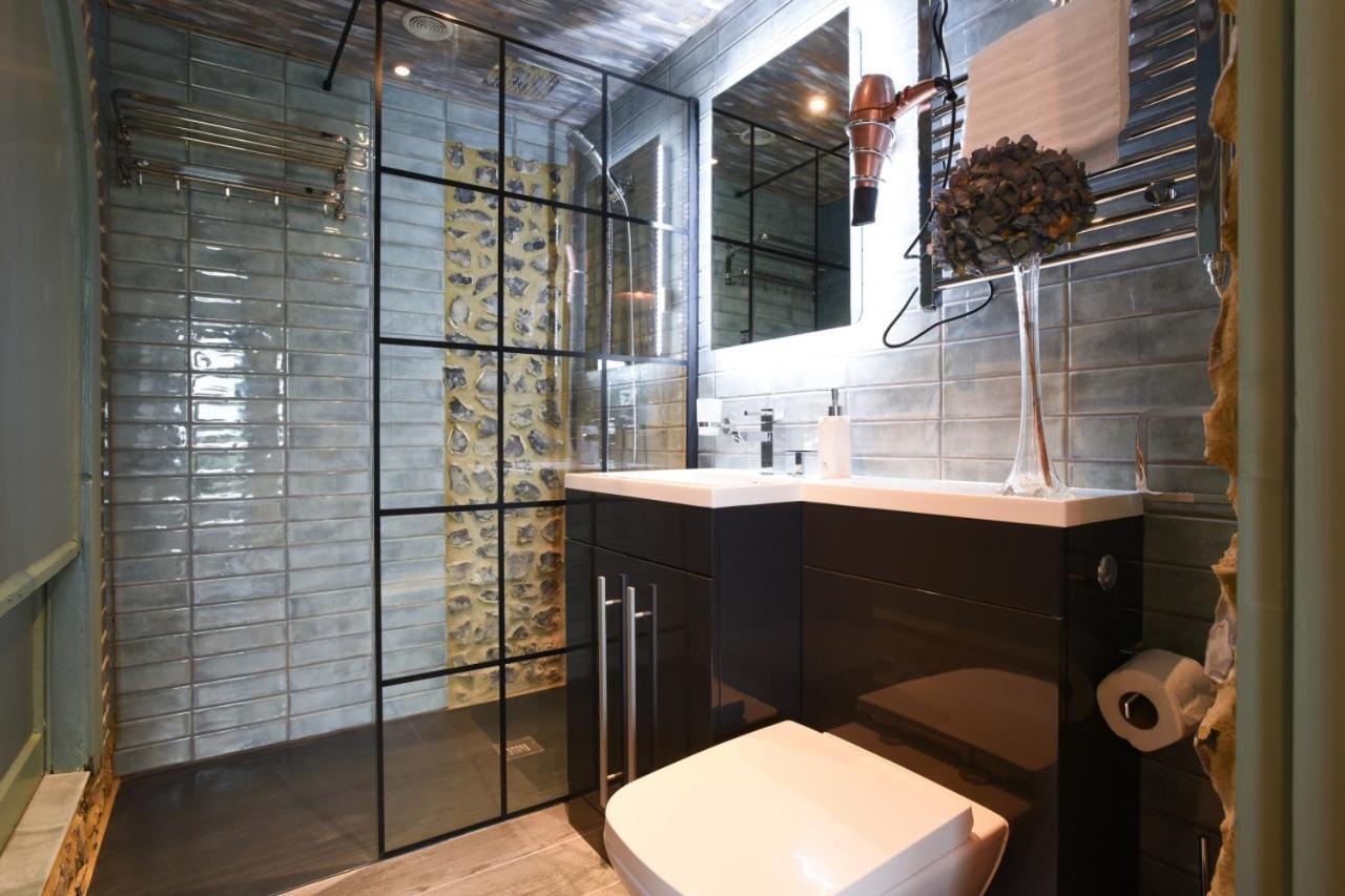 Air Maison - The Cow Shed Wow Factor Countryside Retreat Westbourne  Exteriör bild